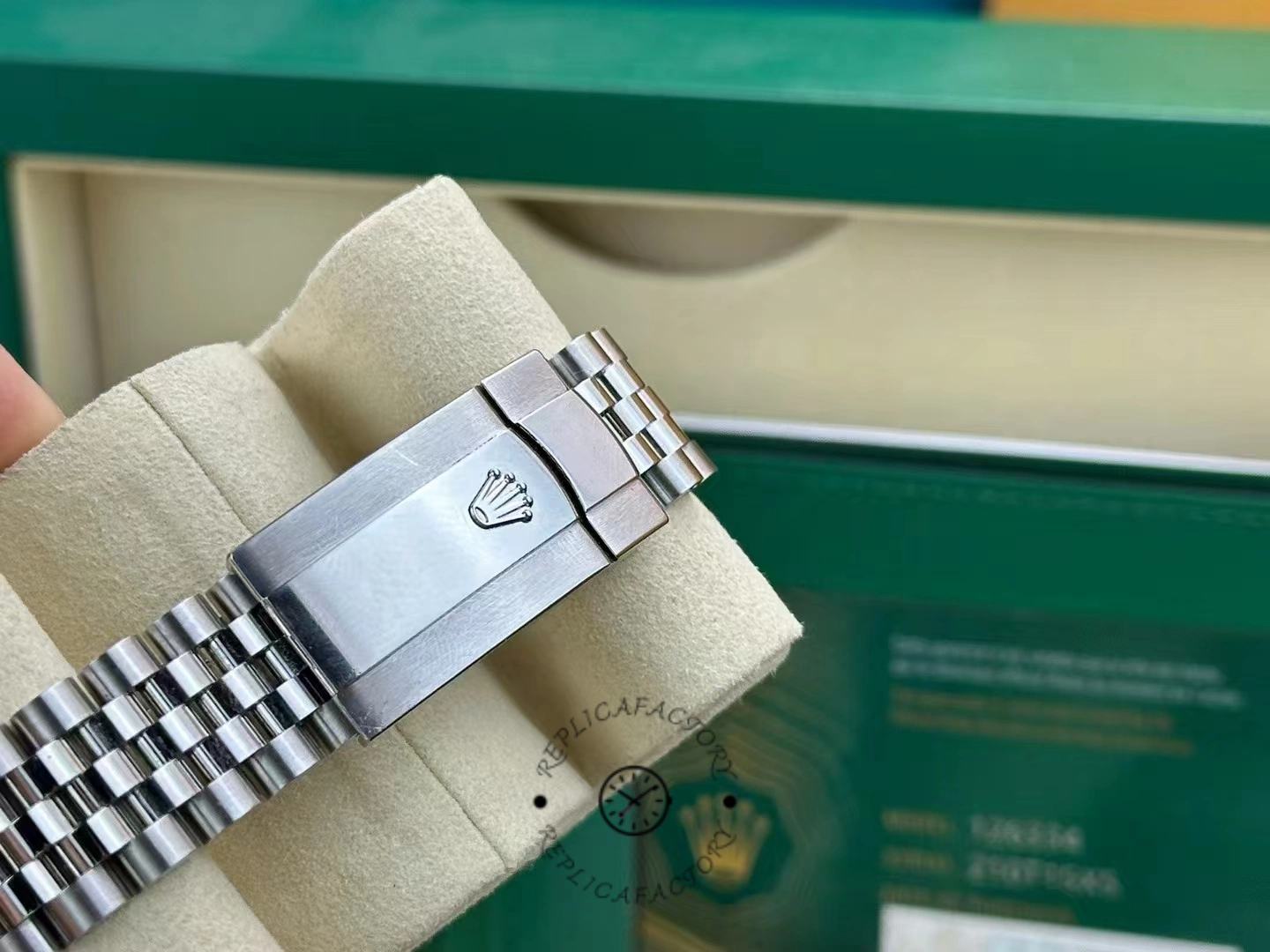 Rolex Datejust 41mm Stainless Steel 126334 0004 Silver Index Jubilee Mens Watch