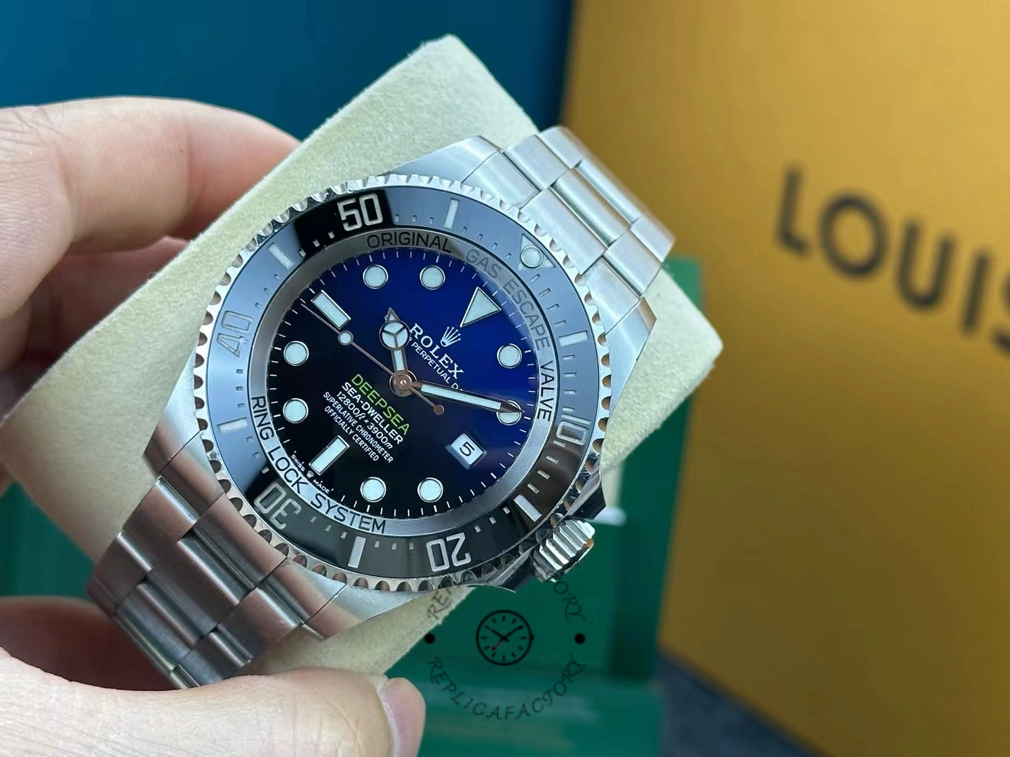 Rolex Sea-Dweller Deepsea 136660 0005