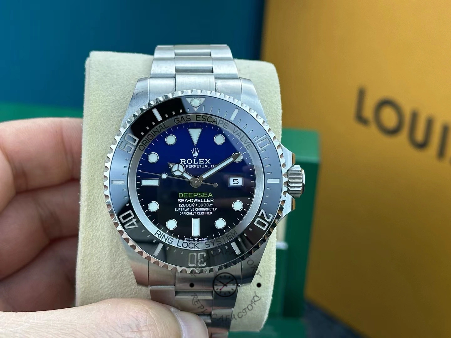 Rolex Sea-Dweller Deepsea 136660 0005