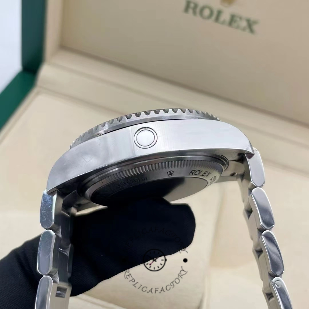 Rolex Sea-Dweller Deepsea 116660