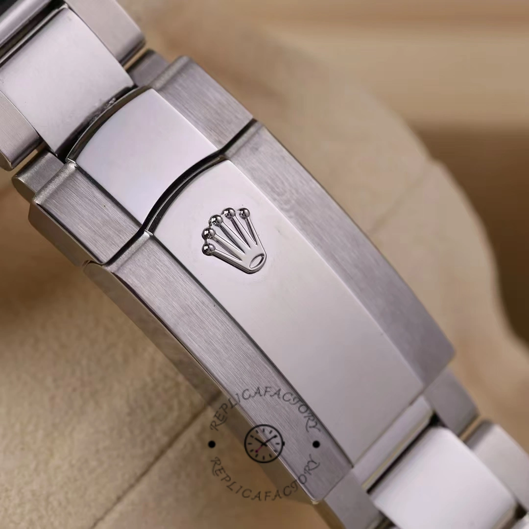 Rolex Datejust 126334 0025 Fluted Bezel Blue Roman Numeral Dial 41MM Mens Replica Watch