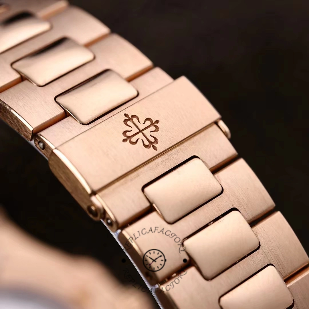 Patek Philippe Nautilus 5711 1R 001 40MM Replica Watch