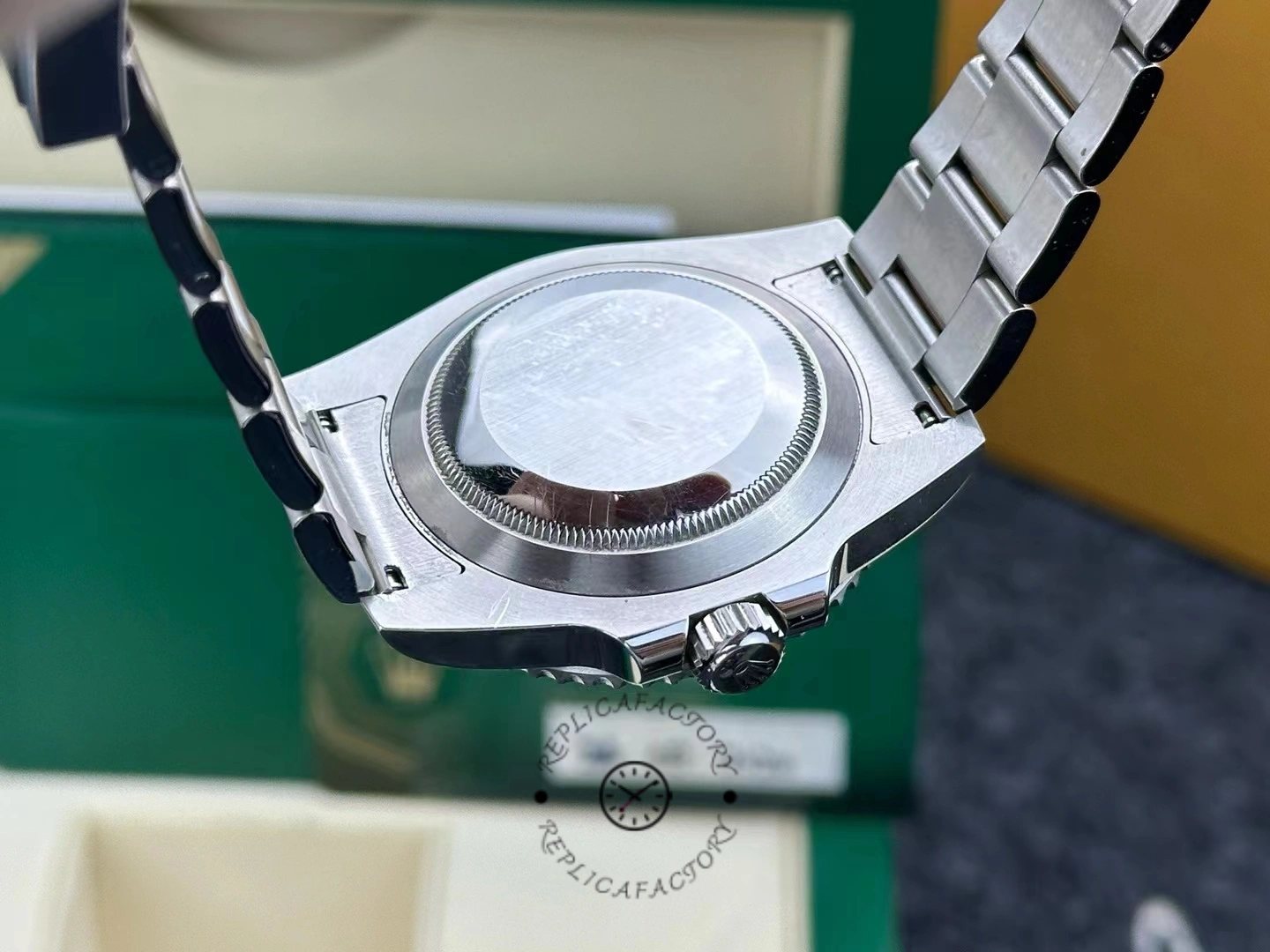 Rolex Submariner 114060 Stainless Steel Black Dial 40mm Mens Replica Watch