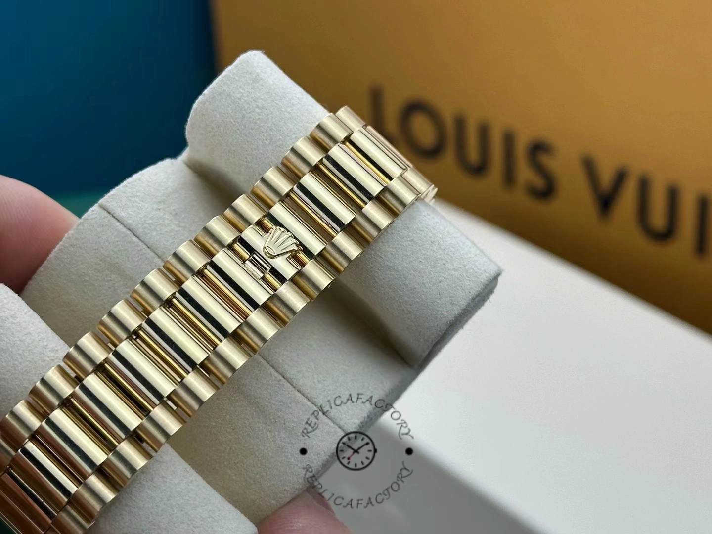 Rolex Day Date 40 Yellow Gold Pave Diamond Dial M228238 0054 Men's Watch