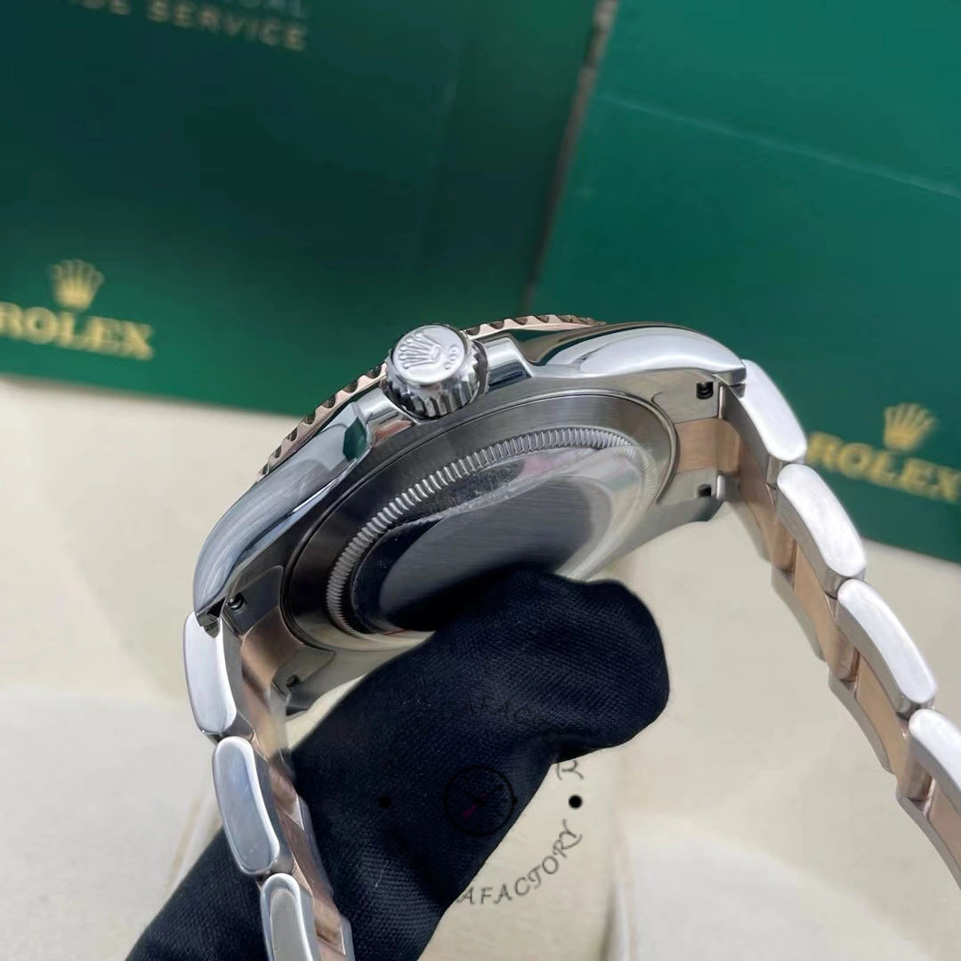 Rolex Yacht-Master 126621 EverRose Gold Black Dial 40MM Mens Replica Watch