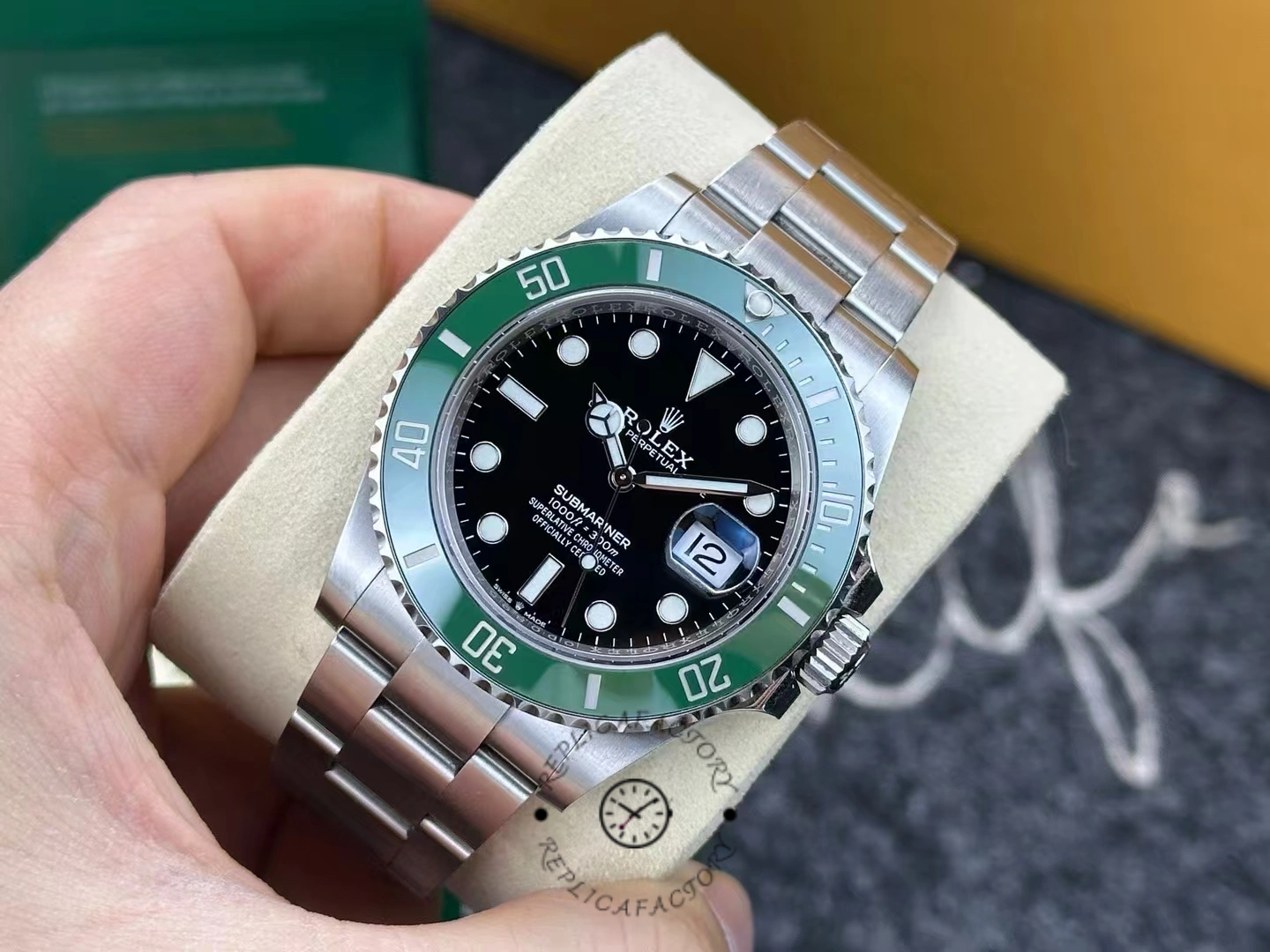 Replica Rolex Submariner 126610LV