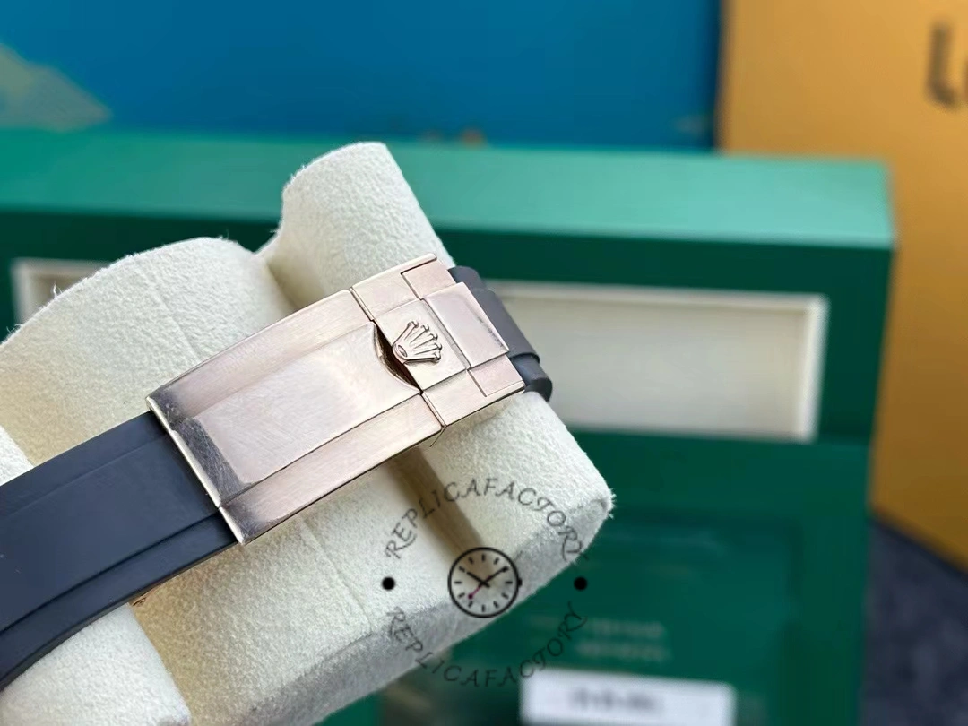 Rolex Cosmograph Daytona 116515LN Everose Gold Ivory Dial 40mm Mens Replica Watch