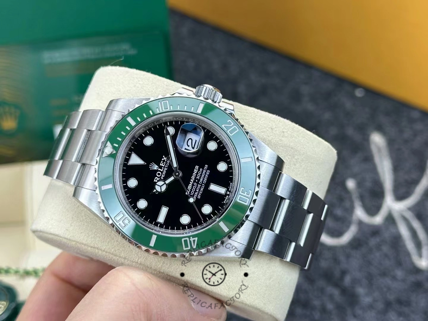 Replica Rolex Submariner 126610LV