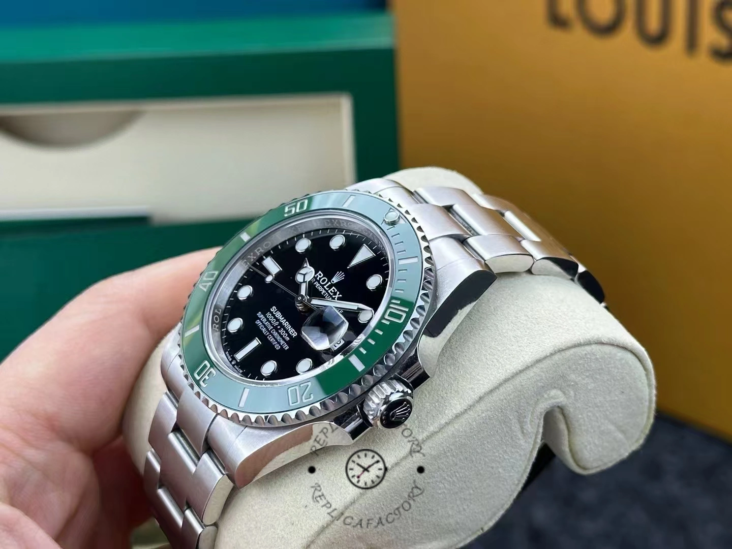 Replica Rolex Submariner 126610LV