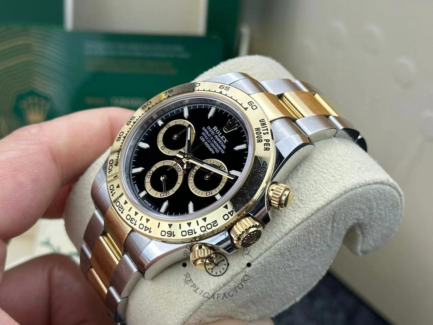 Rolex Cosmograph Daytona 40mm Oystersteel and 18k Yellow Gold 126503 0003