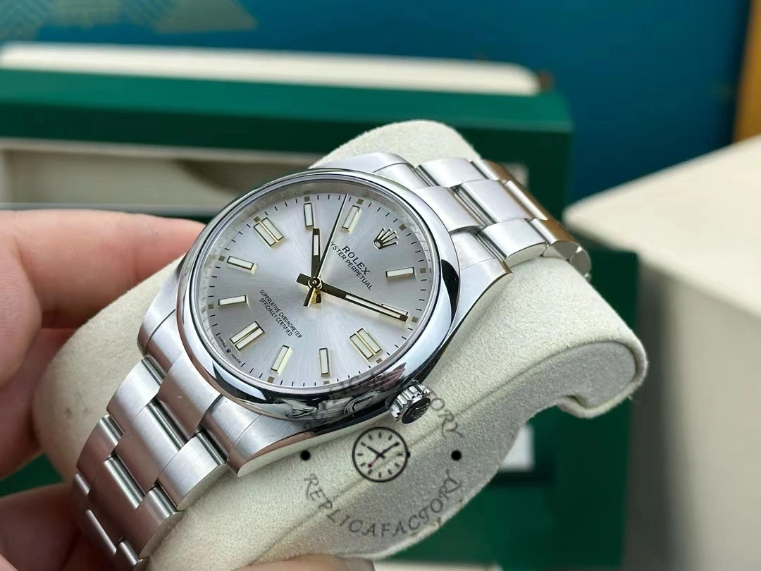 Rolex Oyster Perpetual 41 Silver Dial Steel M124300 0001 Men's Watch