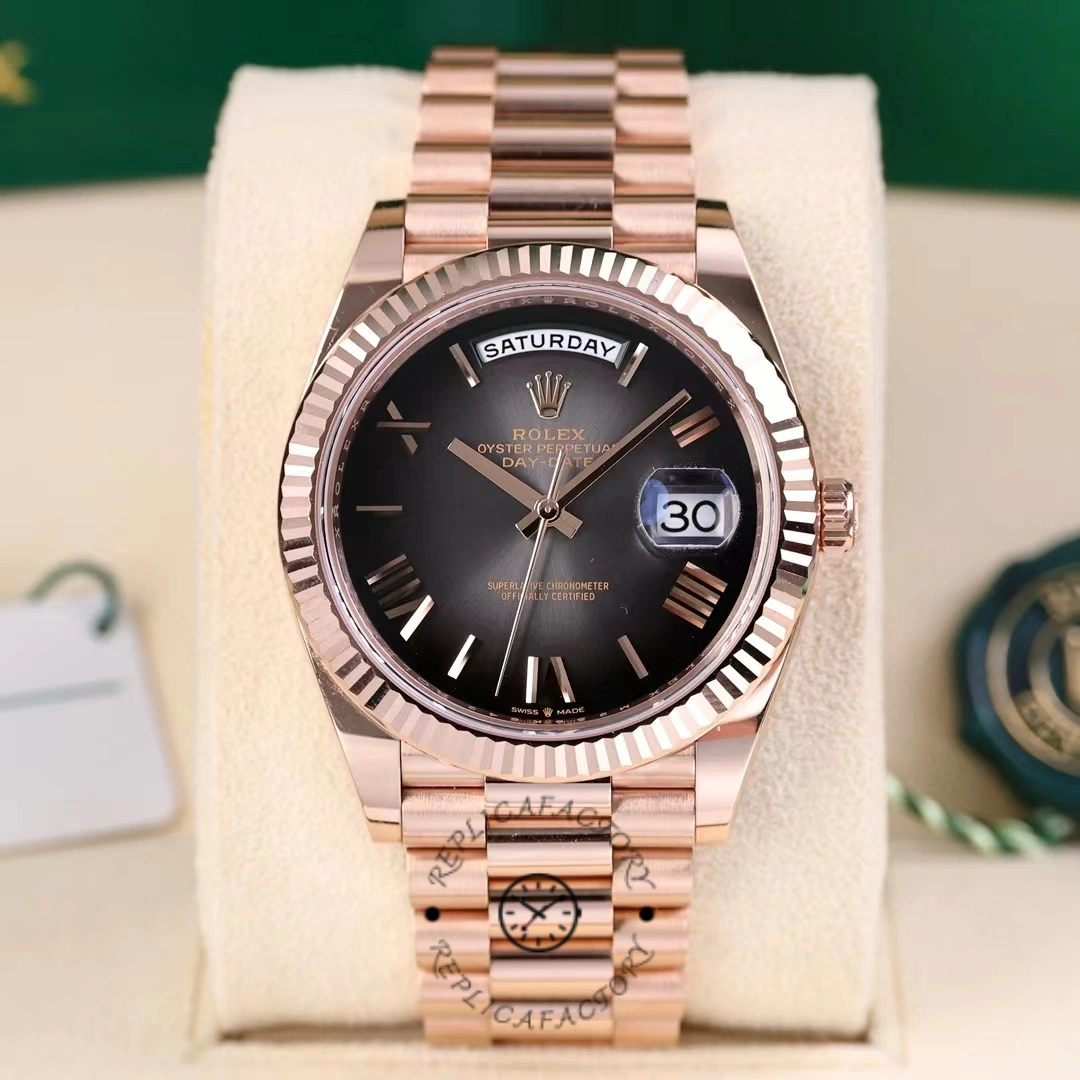 Rolex Day Date in 18 ct Everose Gold M228235 0055 40mm