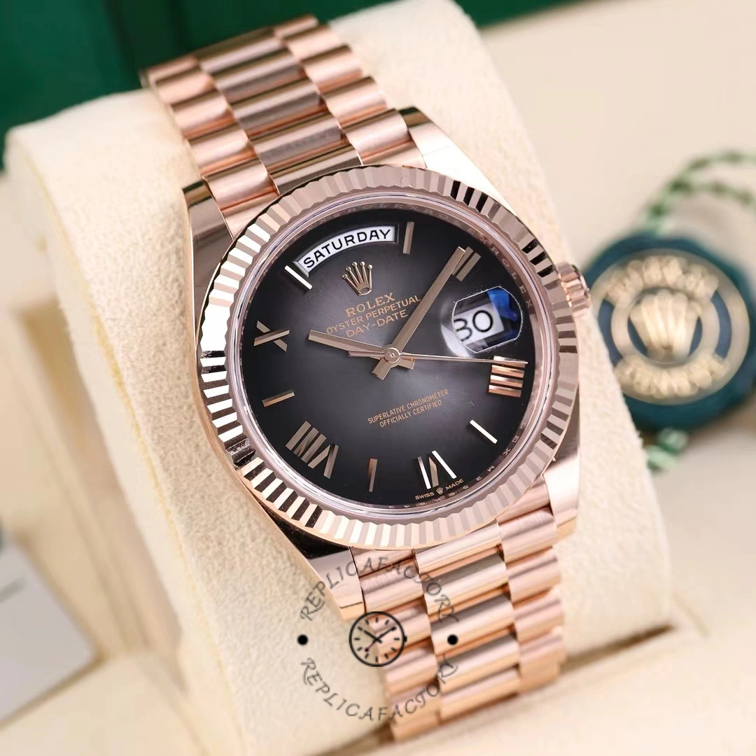 Rolex Day Date in 18 ct Everose Gold M228235 0055 40mm