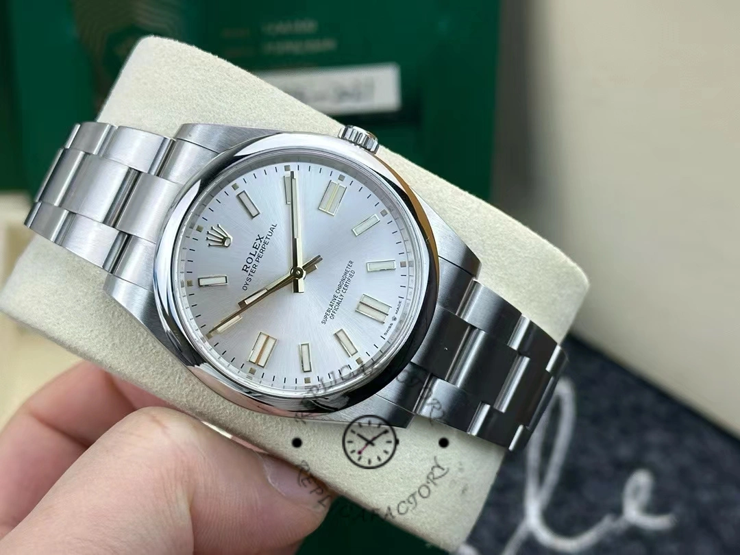 Rolex Oyster Perpetual 41 Silver Dial Steel M124300 0001 Men's Watch