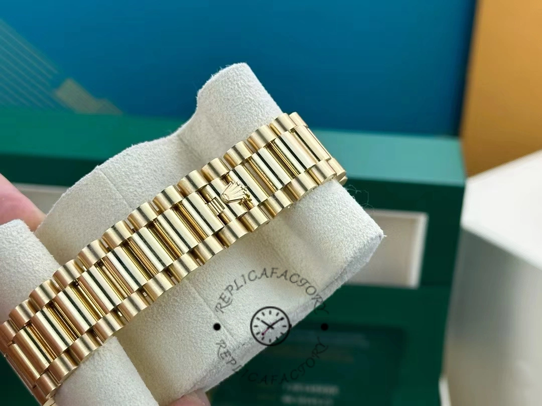 Rolex Day-Date 128348RBR Green Ombre Diamond Dial Yellow Gold 36MM Unisex Replica Watch