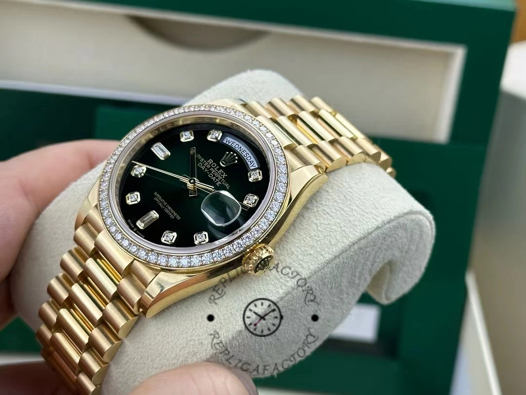 Rolex Day-Date 128348RBR Green Ombre Diamond Dial Yellow Gold 36MM Unisex Replica Watch