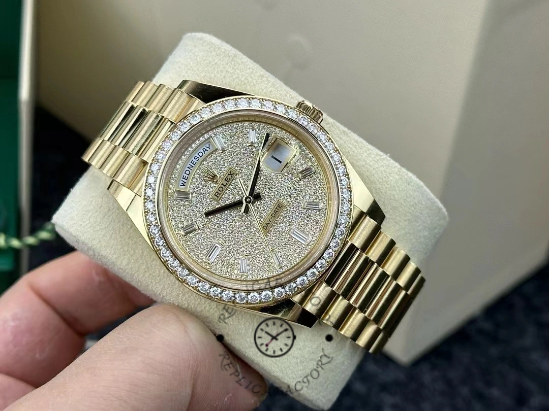 Rolex Day-Date 40 18K Yellow Gold Diamond Paved Dial Diamond m228348rbr 0037