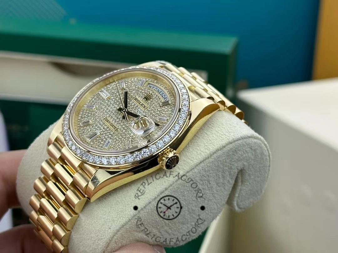 Rolex Day-Date 40 18K Yellow Gold Diamond Paved Dial Diamond m228348rbr 0037