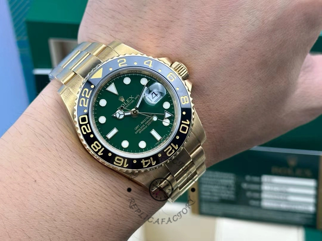 Rolex GMT Master II 116718LN