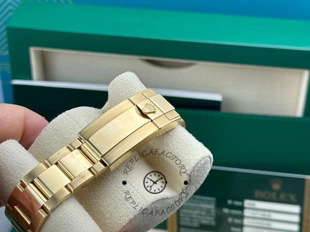 Rolex GMT Master II 116718LN