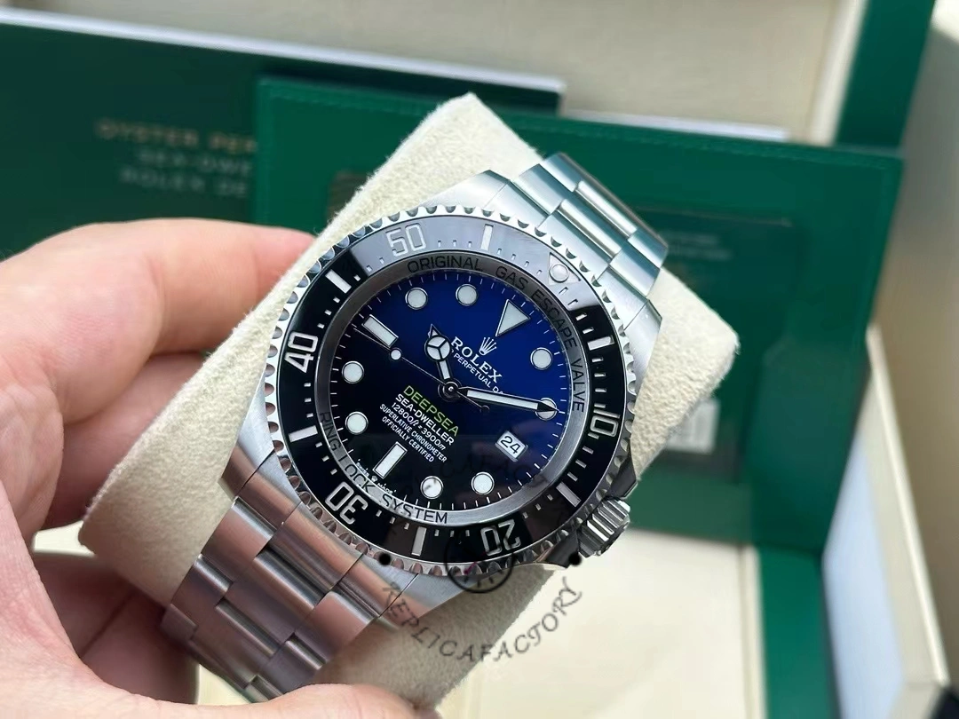 Rolex Sea-Dweller Deepsea 136660 0005 Stainless Steel Black Blue Dial 44MM Mens Replica Watch