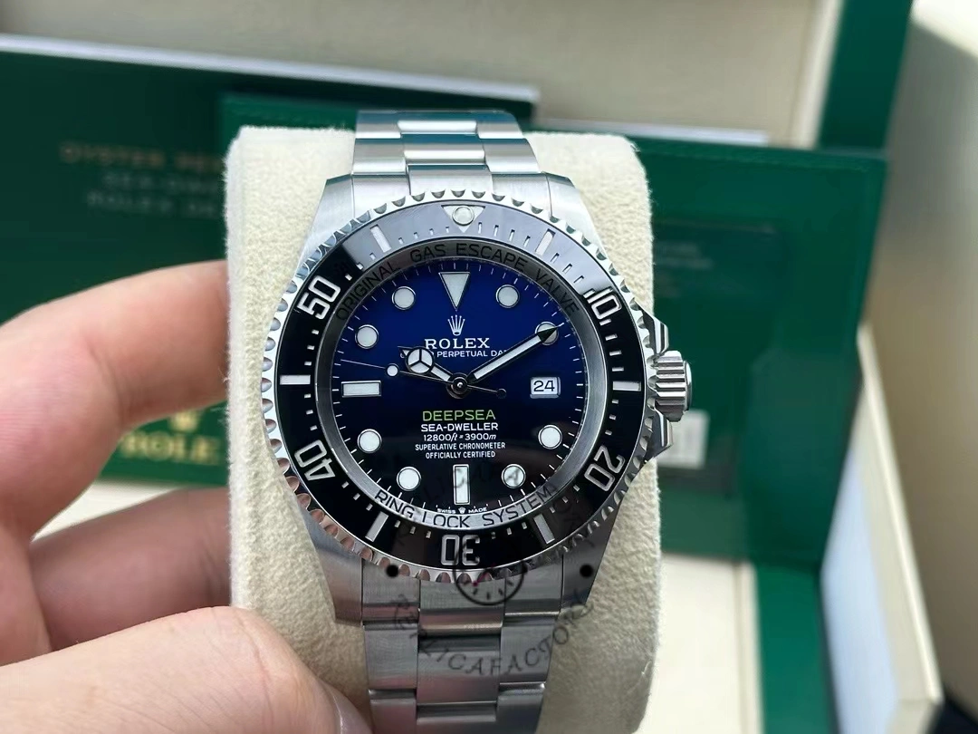 Rolex Sea-Dweller Deepsea 136660 0005 Stainless Steel Black Blue Dial 44MM Mens Replica Watch