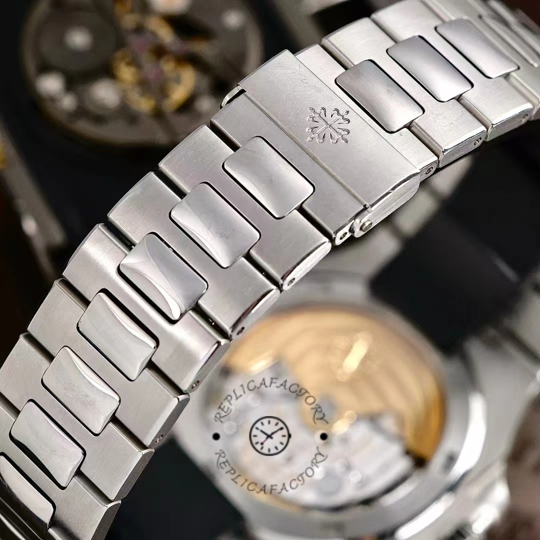 Replica Patek Philippe Nautilus 5711 1A 011 White Dial 40mm Mens Watch