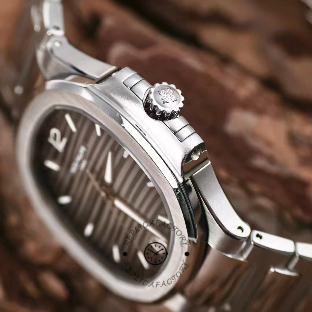 Replica Patek Philippe Nautilus 7118 1200A 011