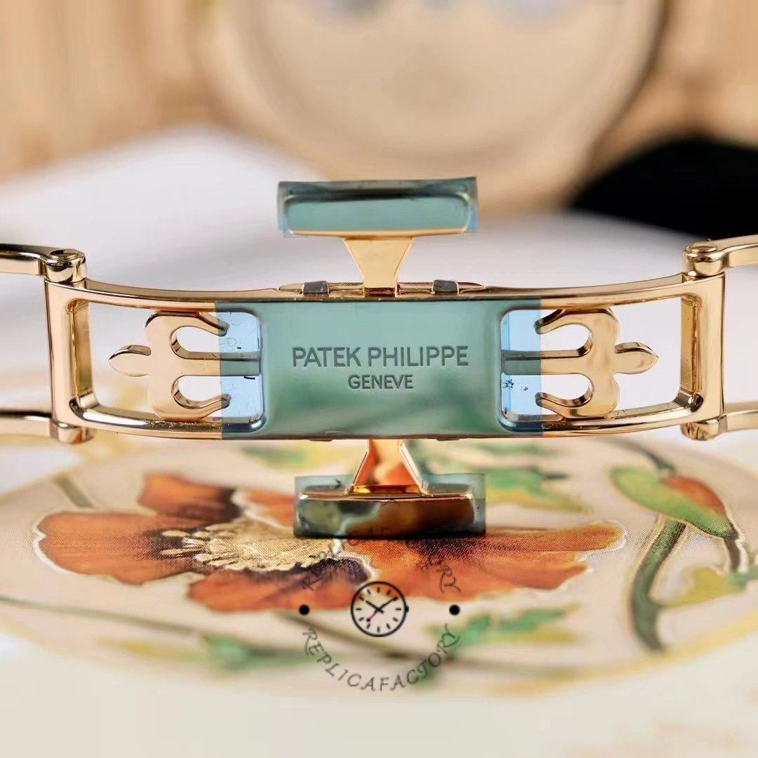 Replica Patek Philippe Nautilus 7118 1R 001 40mm Mens Watch