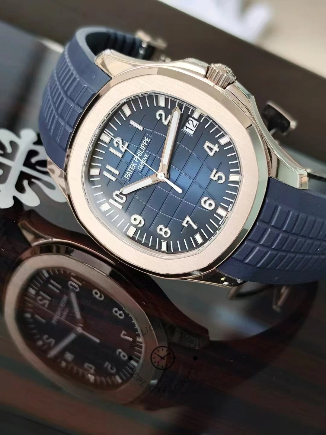 Replica Patek Philippe Aquanaut 5168G 001