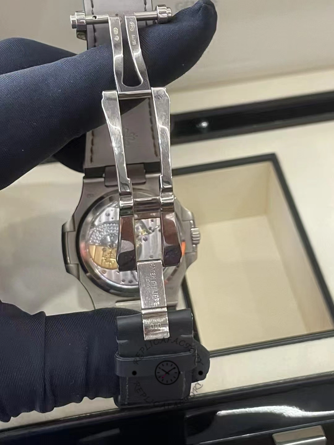 Replica Patek Philippe Nautilus 5712G 001 40mm Mens Watch