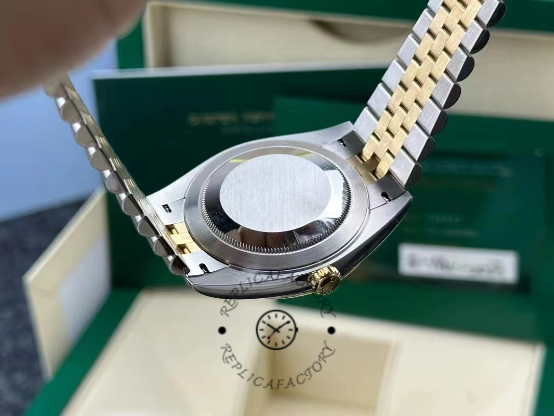 Rolex Datejust 41 126333 Golden Fluted Motif Champagne Dial