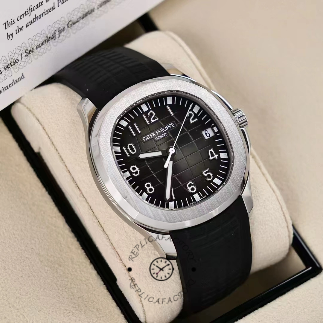 Replica Patek Philippe Aquanaut 5167A 001