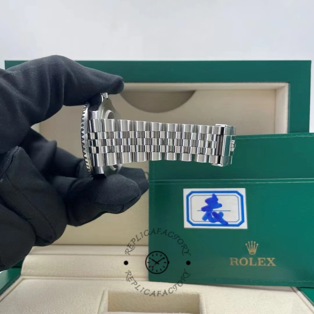 Rolex GMT-Master II 126710BLRO