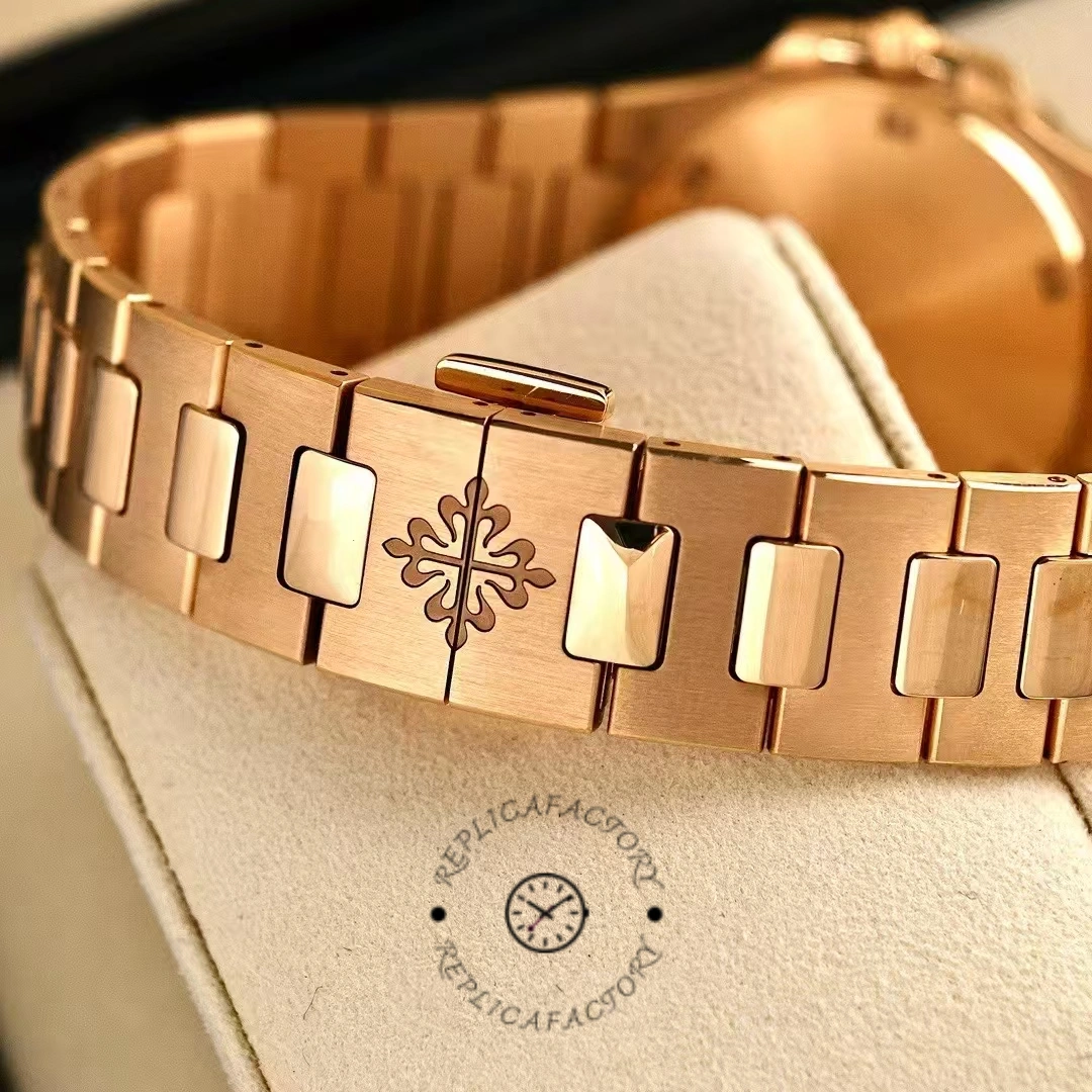 Patek Philippe Nautilus 7010 1R 013 Purple Dial 32mm