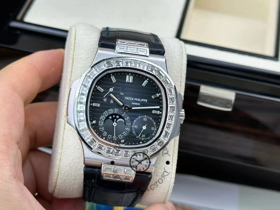 Patek Philippe Nautilus Moon Phases Black 5724G 001 40mm