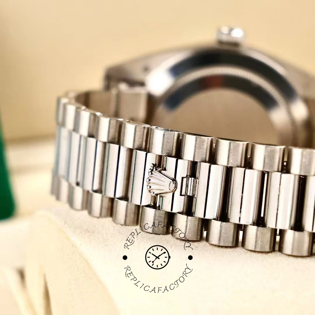 Rolex Day-Date 228239 Green Roman Dial Fluted Bezel 40mm Mens Replica Watch