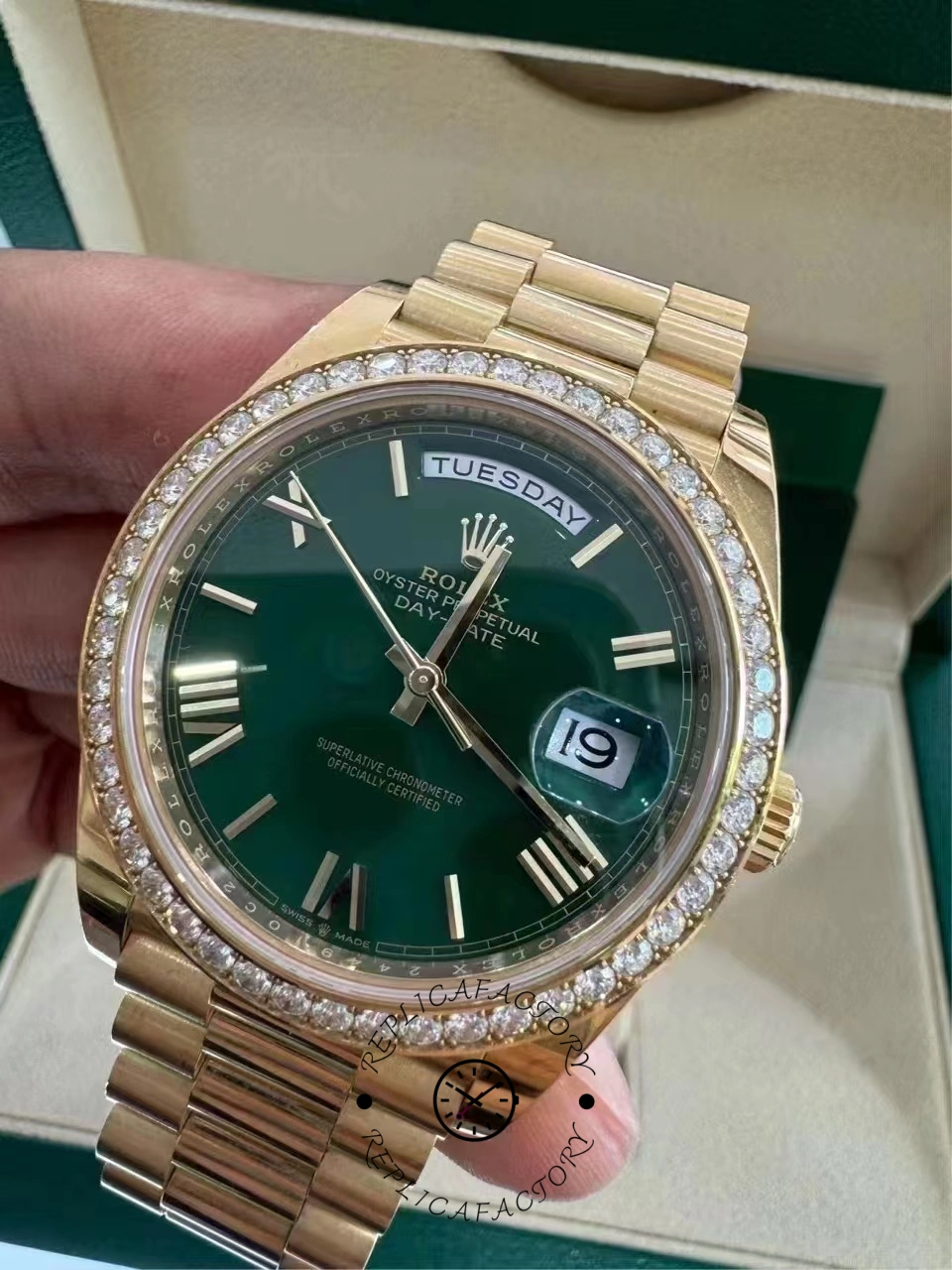 Rolex Day Date 40 18K Yellow Gold Green Dial Diamond Bezel M228348RBR 0040