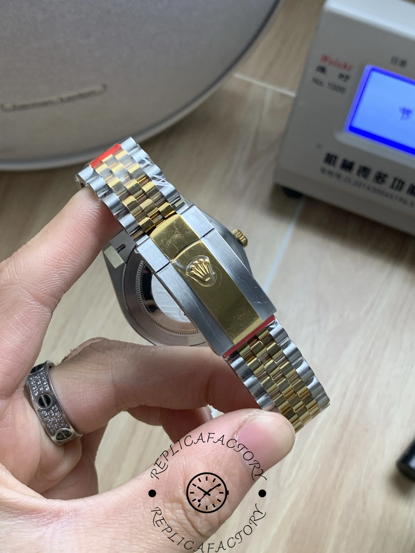 Rolex Datejust 41 126333 Golden Fluted Motif Champagne Dial