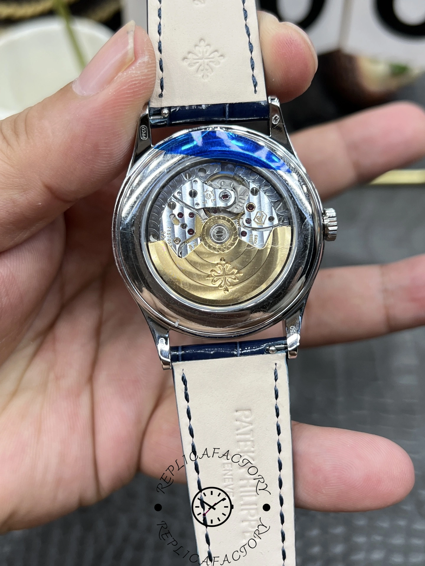 Patek Philippe Complications 5396G 017 38.5mm