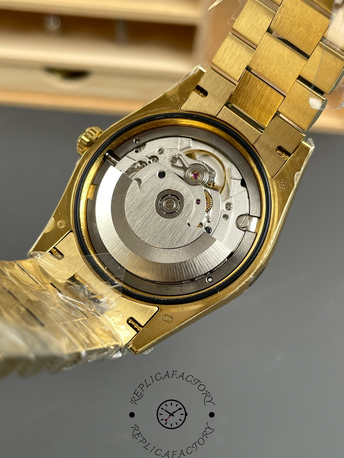 Rolex Day-Date 128238 Fluted Bezel Green Diamond Dial 36MM Unisex Replica Watch