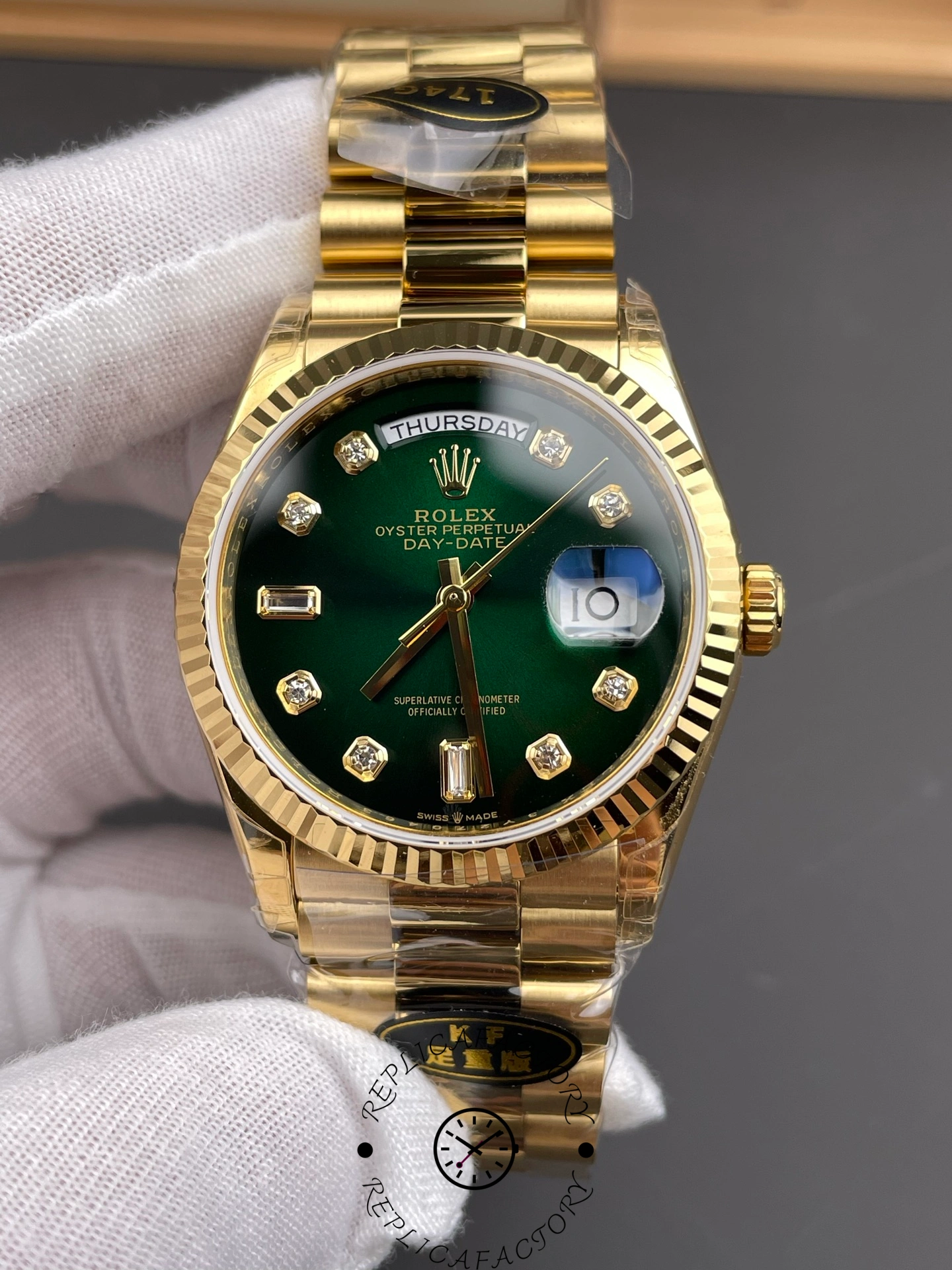 Rolex Day-Date 128238 Fluted Bezel Green Diamond Dial 36MM Unisex Replica Watch