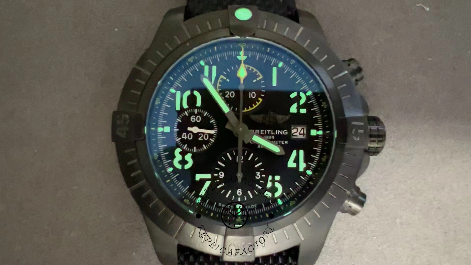 Breitling Avenger Auto Chrono V13317101B1X1 45mm Replica