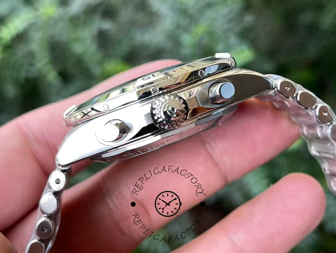 Breitling Chronomat B01 42mm AB0134101G1A1 Replica