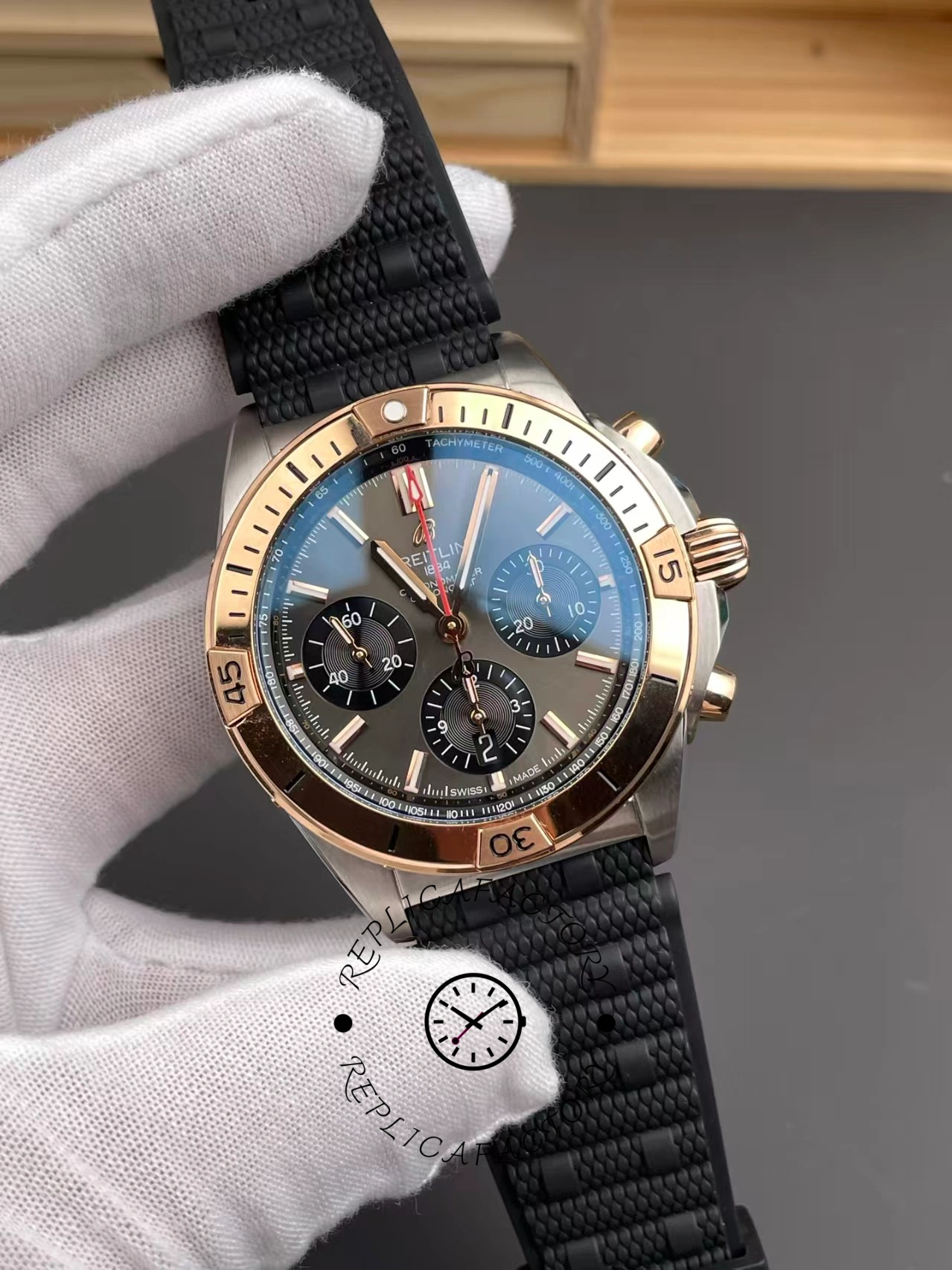 Breitling Chronomat B01 42mm UB0134101B1S1 Replica