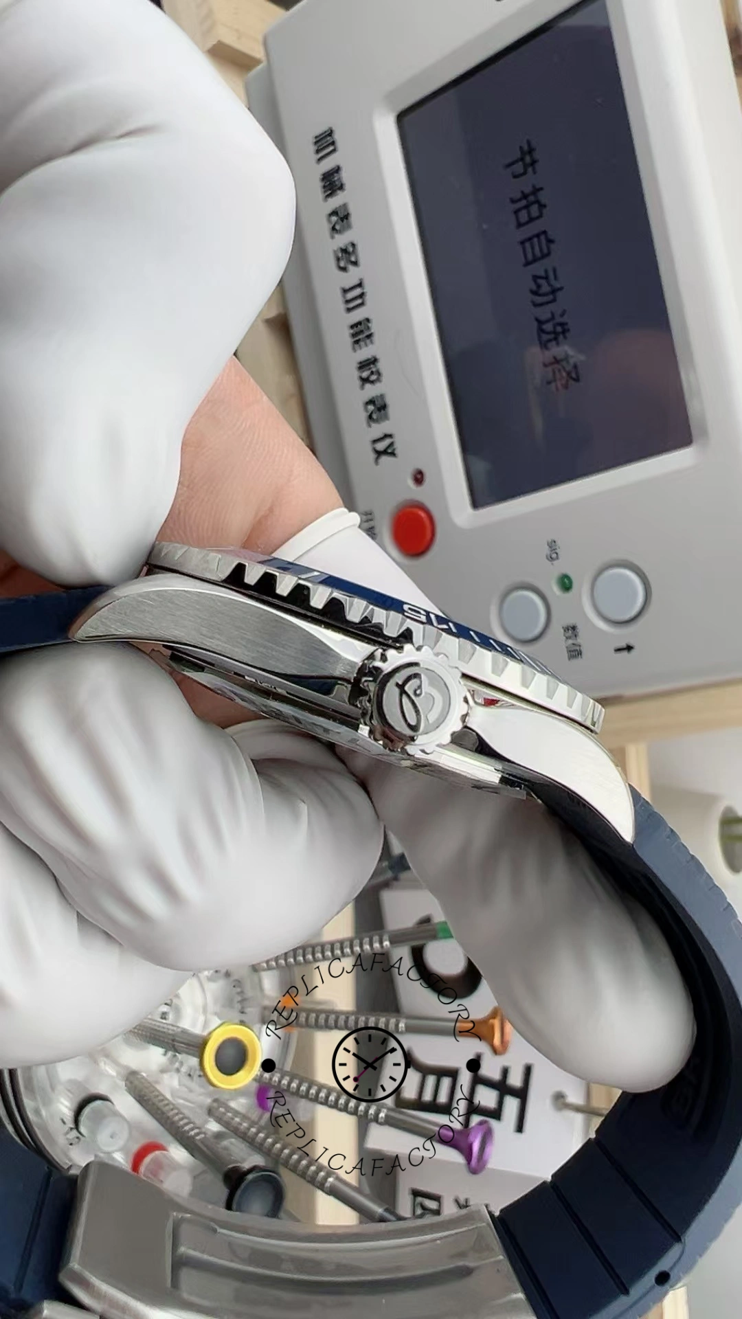 Breitling Superocean Automatic 42mm A17375E71G1S1 Replica