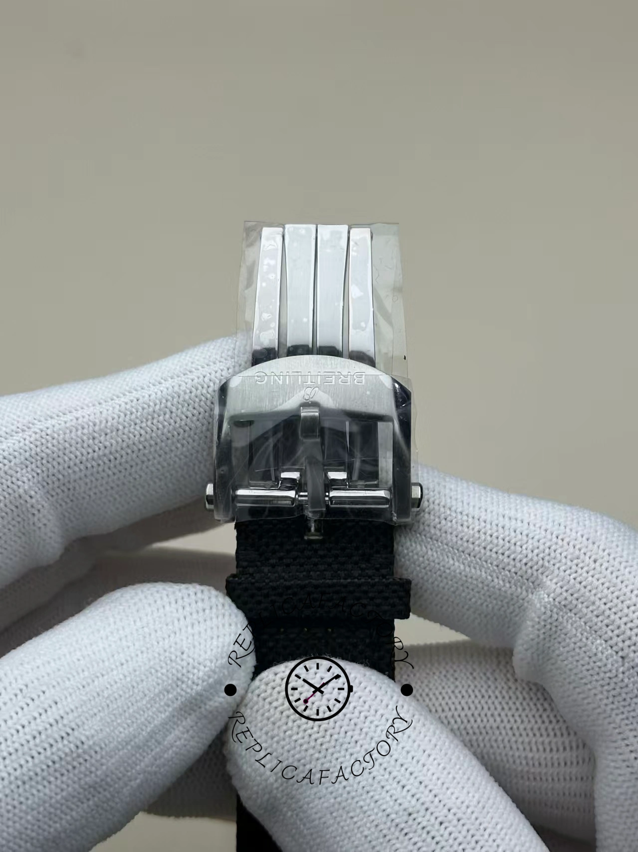 Breitling Avenger Automatic 45mm A17319101I1X1 Replica