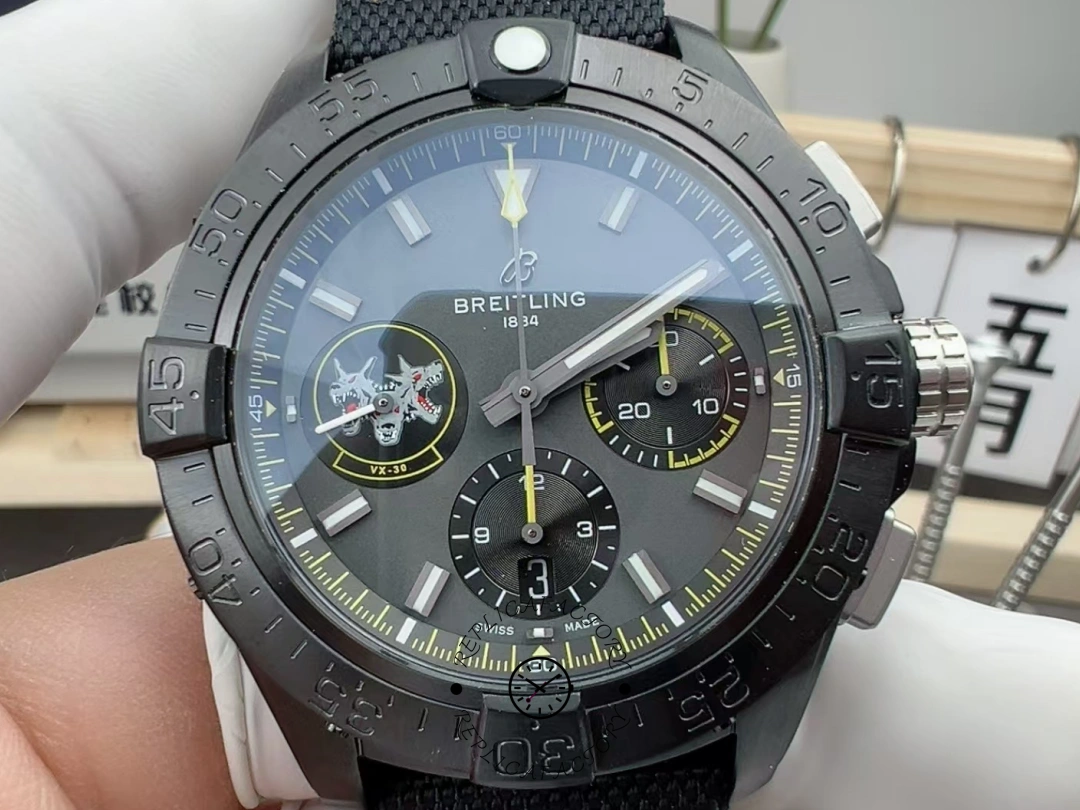 Breitling Avenger B01 Chronograph 44mm SB01472A1B1X1 Replica