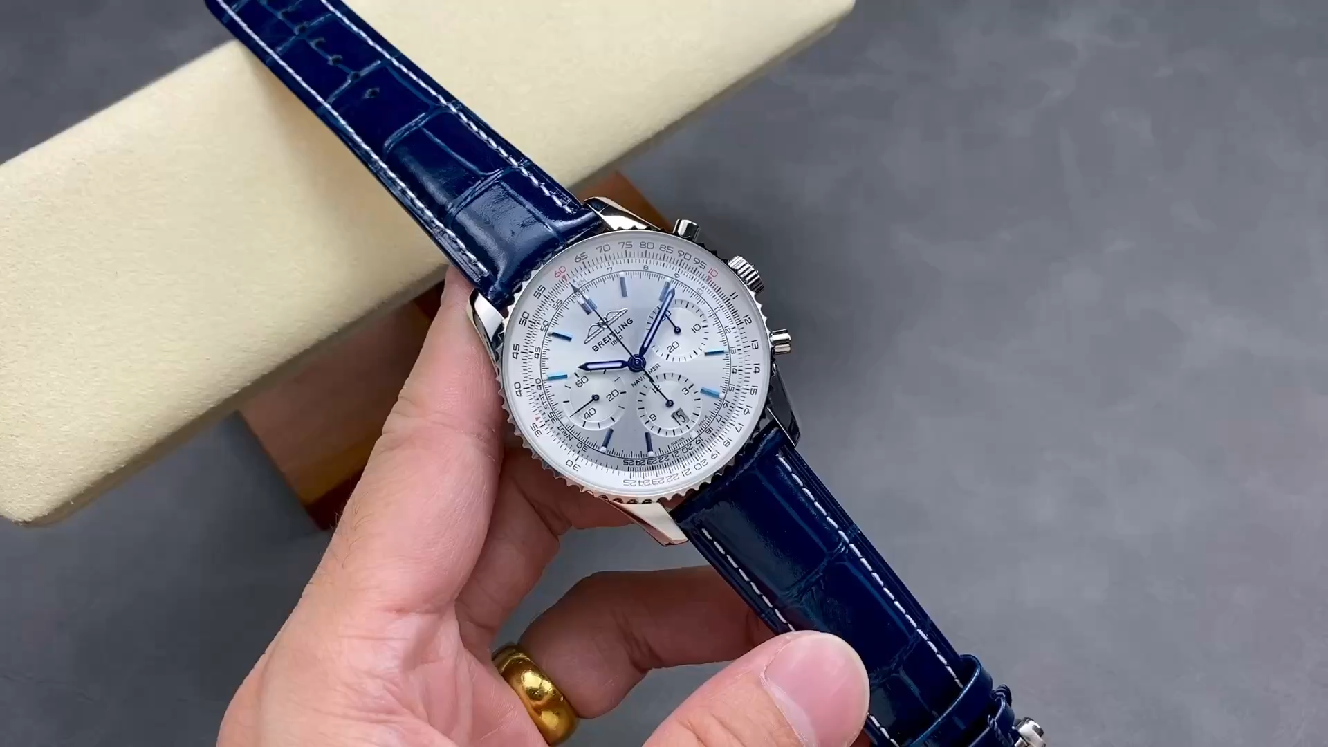 Breitling Navitimer B01 Chronograph 41 AB0139A71G1P1 Replica