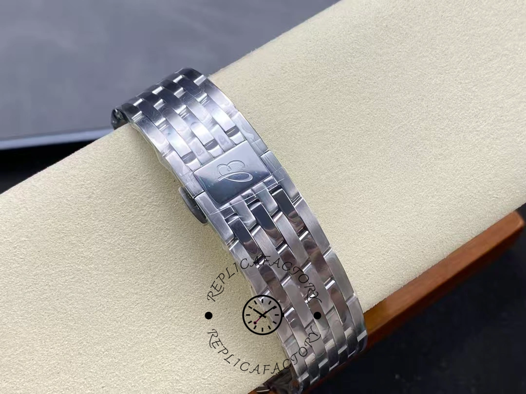 Breitling Navitimer B01 Chronograph 43mm AB0138211B1A1 Replica